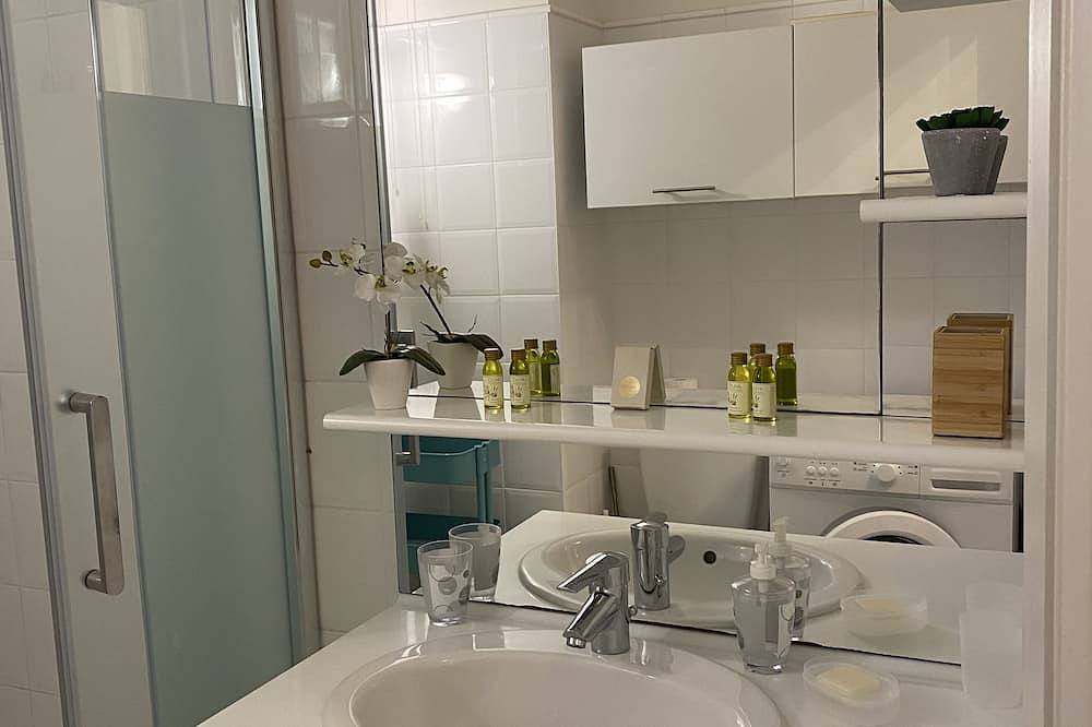 Apartamento entero, Nuevo estudio para 3 personas - Calma absoluta - Playas de Ponteil y Salis in Antibes, Region de Cannes