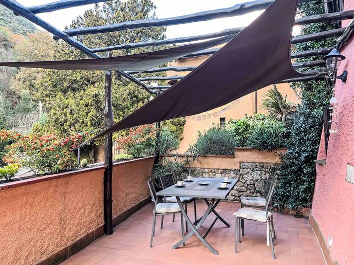 Villa per 4 persone, con terrazza a Comune di Finale Ligure