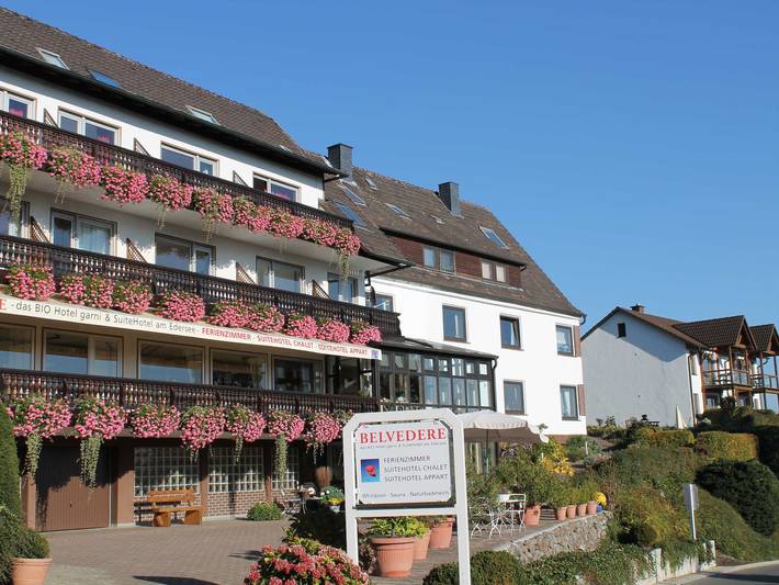 Hotel, mit Balkon und Whirlpool sowie Garten und Sauna in Waldeck