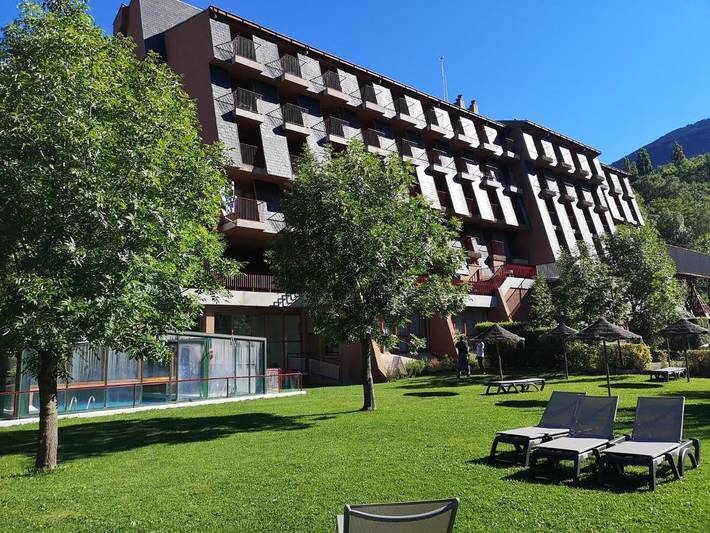 Hôtel pour 2 personnes, avec sauna et jardin ainsi que piscine et vue