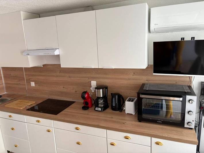 Gîte pour 4 personnes, avec piscine ainsi que terrasse et jardin, animaux acceptés dans Tour Barberousse Chateau De Gruissan - 2