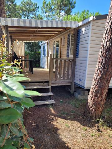 Camping pour 8 personnes, avec terrasse à Les Mathes
