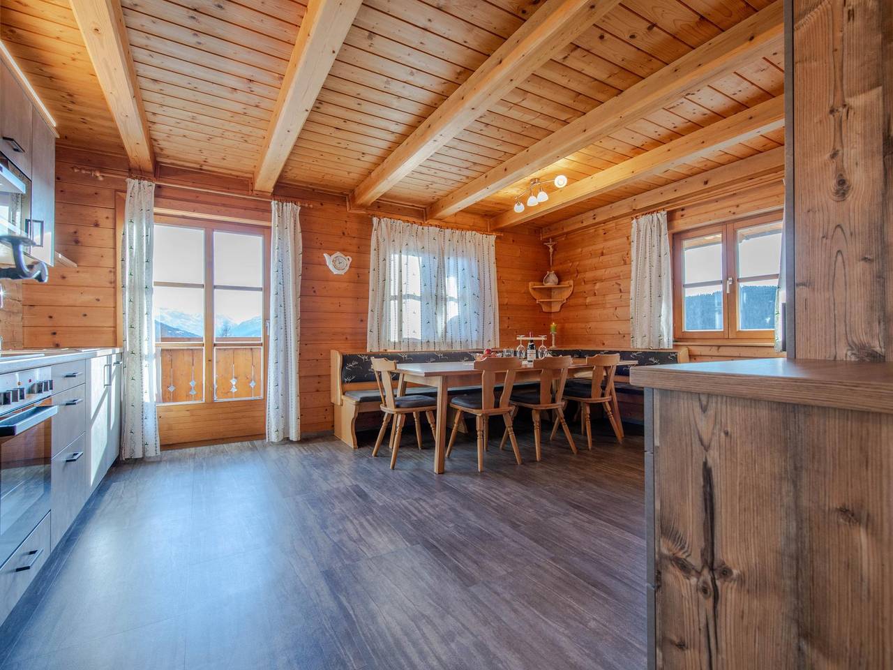 Hel lejlighed, Large holiday apartment on the mountain in Wagrain, Ski Amadé