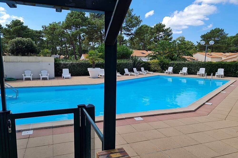 Charming maisonnette 4/5 pers in La Palmyre near beaches and shops in La Palmyre, Les Mathes