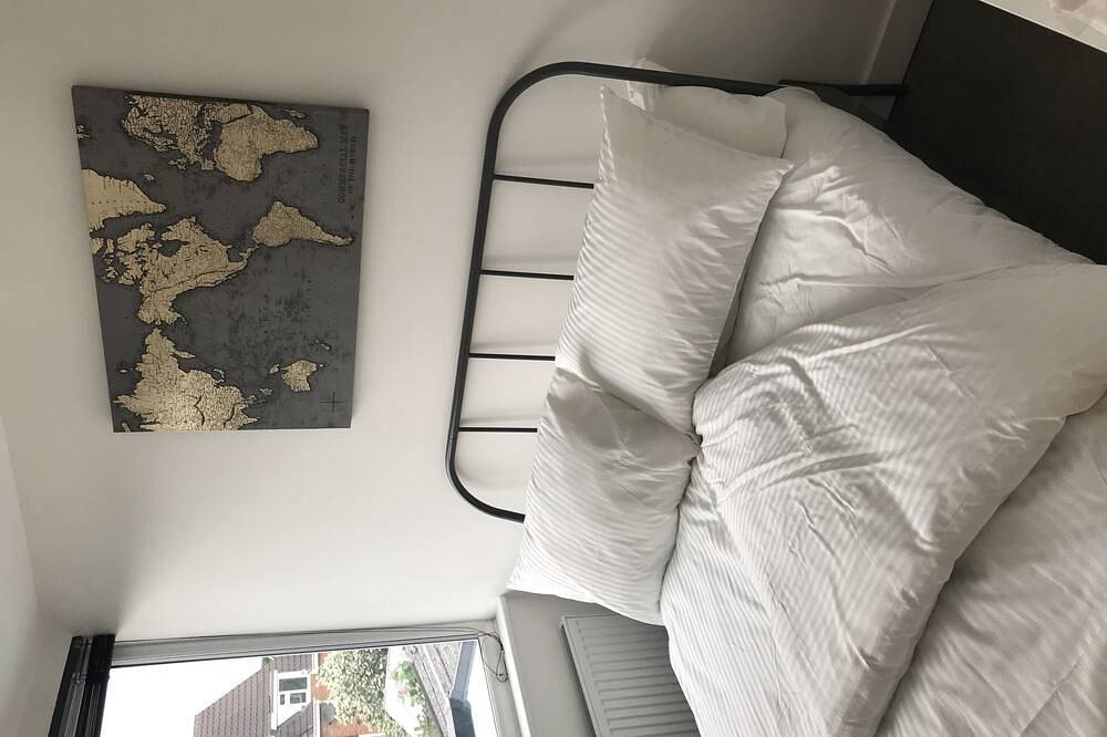 Stylish, modern, spacious fully refurbished getaway in Gloucester (UK), Gloucestershire