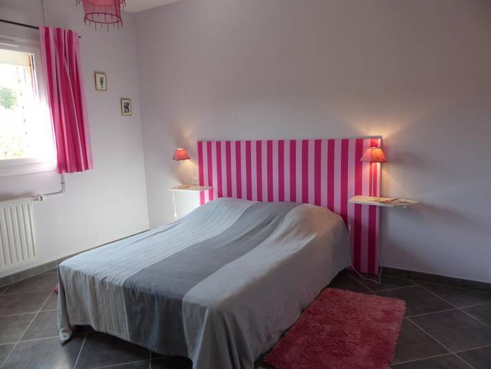 Gîte pour 6 personnes, avec jardin ainsi que terrasse et piscine dans Allier - 4