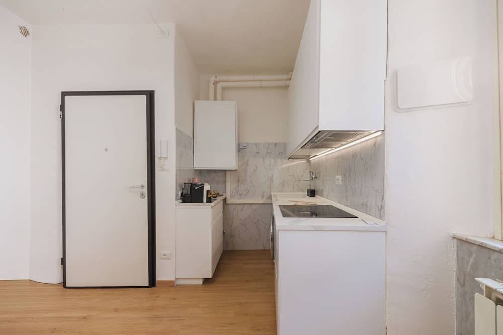 Appartamento intero, Incantevole appartamento per 2 persone con Wifi, A/C e Tv in Carrara, Riviera Toscana