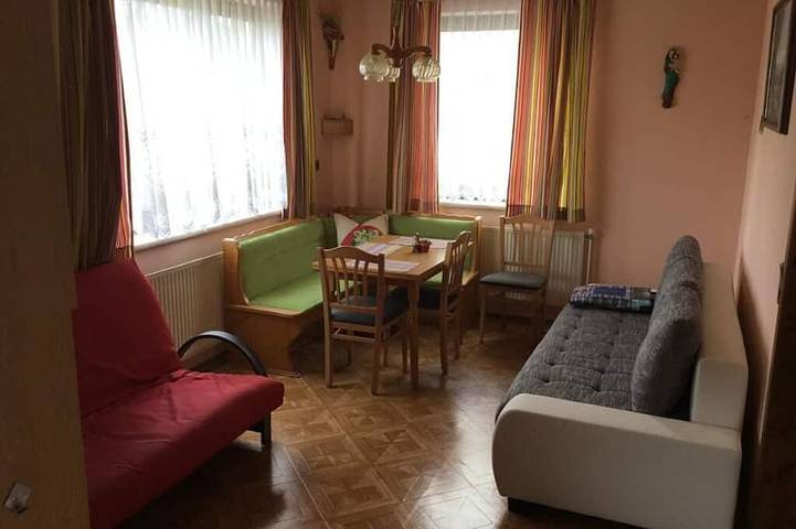 Ganze Wohnung, Gemütliche Ferienwohnung in sehr ruhiger Lage in Groß-Neusiedl, Waldviertel