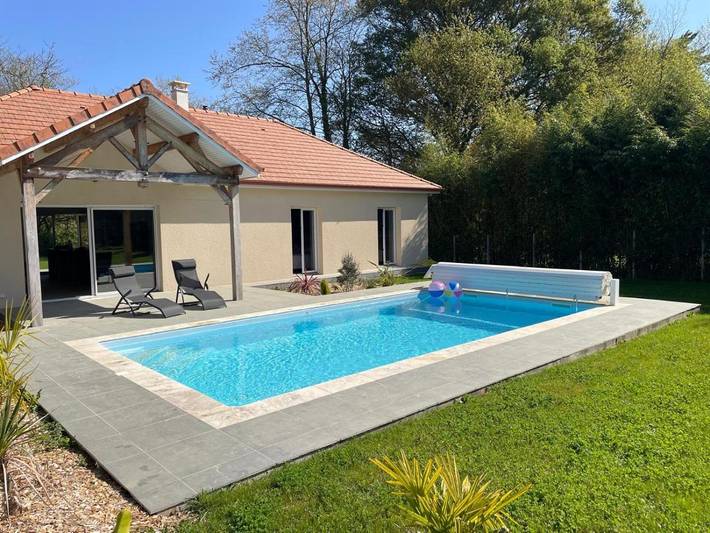 Location de vacances pour 7 personnes, avec piscine ainsi que jardin et vue à Sauveterre-de-Béarn - 2
