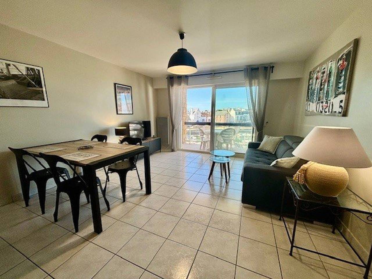 Entire apartment, Quiberon - 1Br Apartment - 4 pers - Balcony, Tv, Dishwasher, Parking in Quiberon, Côte des Mégalithes