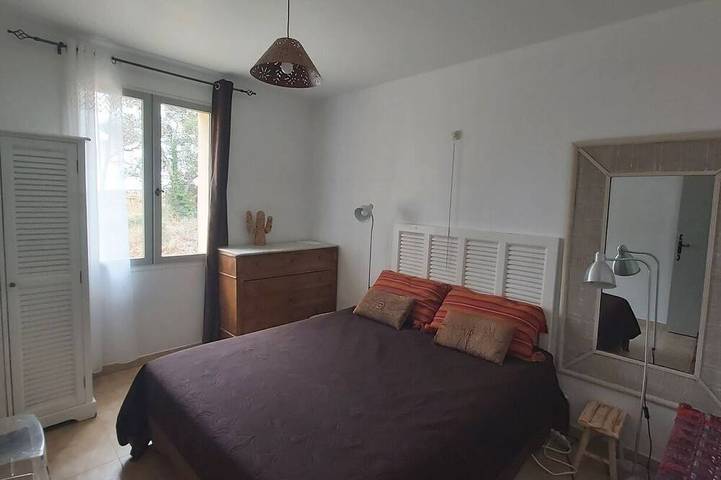 Location de vacances pour 6 personnes, avec terrasse et jardin, animaux acceptés à Puyméras - 2