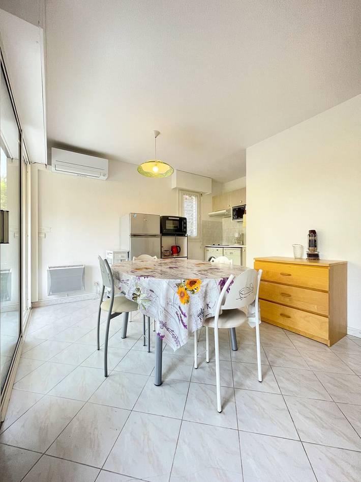 Gîte pour 4 personnes, avec jardin, adapté aux familles dans Plage du Port Fréjus - 4