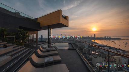 Chambre d’hôte pour 2 personnes, avec piscine ainsi que terrasse et vue à Pattaya