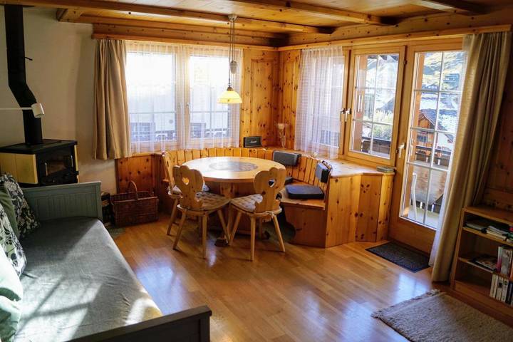 Ferienwohnung für 4 Personen, mit Ausblick und Balkon in Vals