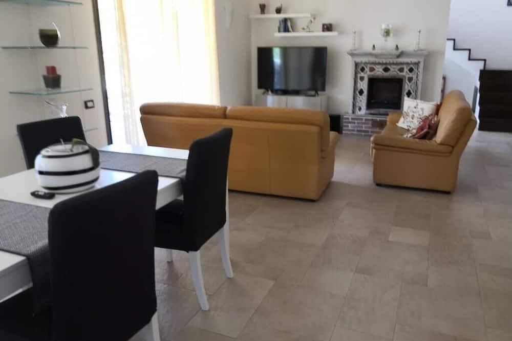 Villa Tiziana, a wonderful oasis of peace and tranquility near Palermo in Monreale, Palermo Provinz