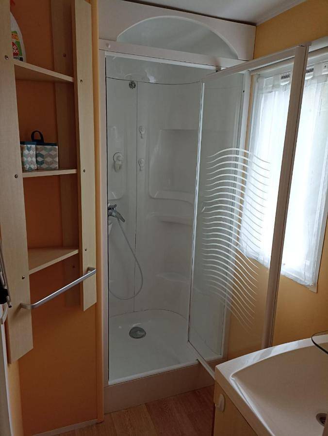 Camping pour 4 personnes, avec piscine ainsi que jardin et terrasse, animaux acceptés à Saint-Pierre-d'Oléron - 2