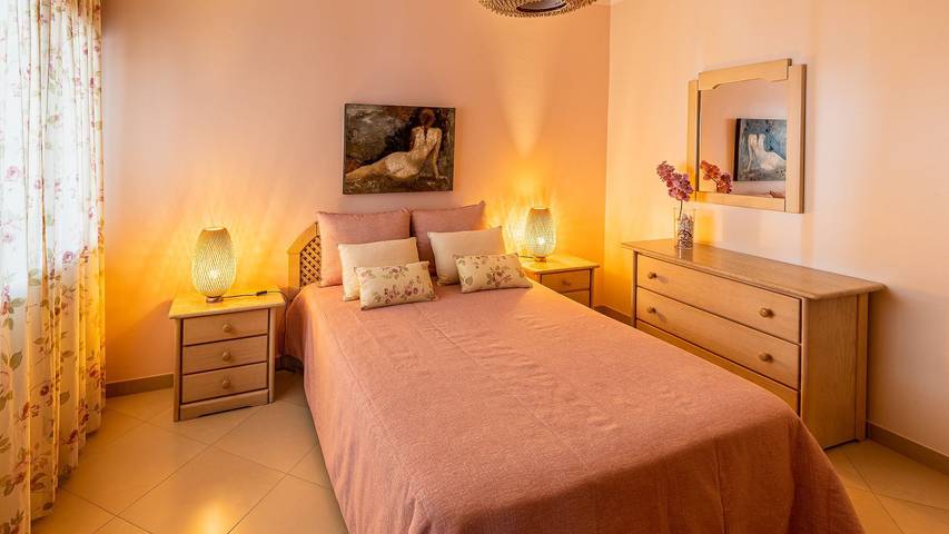 Ganze Wohnung, Ferienwohnung für 4 Personen mit Balkon in Praia da Rocha, Portimão