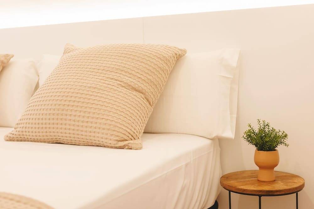 Entire apartment, Devesa - Holiday Apartment Rental in Girona | Bravissimo in Girona, Gironès