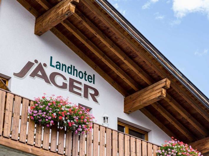Hotel für 3 Personen, mit Balkon und Terrasse sowie Garten und Pool in Wildermieming - 4