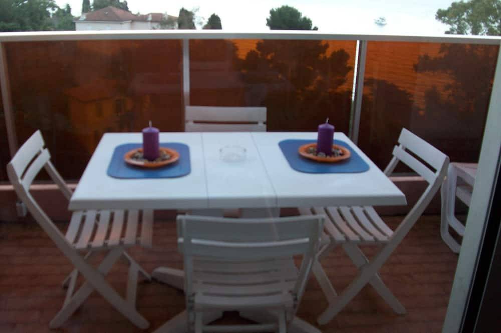 Entire apartment, Sea View Apartment: Montecarlo Monaco Costa Azzurra Nice Cannes in Roquebrune-Cap-Martin, Nice region