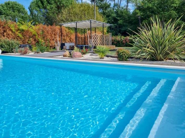 Villa pour 6 personnes, avec jardin et piscine