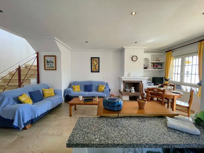 Ferienhaus für 6 Personen, mit Balkon/Terrasse und Pool, kinderfreundlich