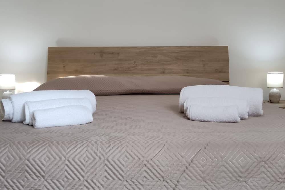 Appartamento intero, La Terrazza, appartamento per famiglie a soli 3 km dalle spiagge in Casamassella, Uggiano la Chiesa