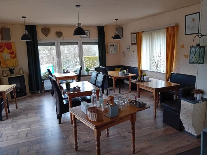 Hotel, mit Terrasse in Rengsdorf-Waldbreitbach - 2
