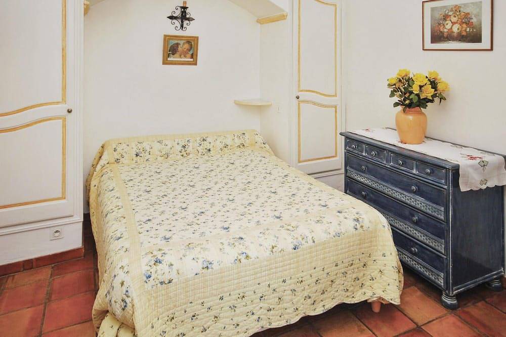 Nice home in Sainte Maxime with Wifi in Sainte-Maxime, Mediterranean Coast (France)