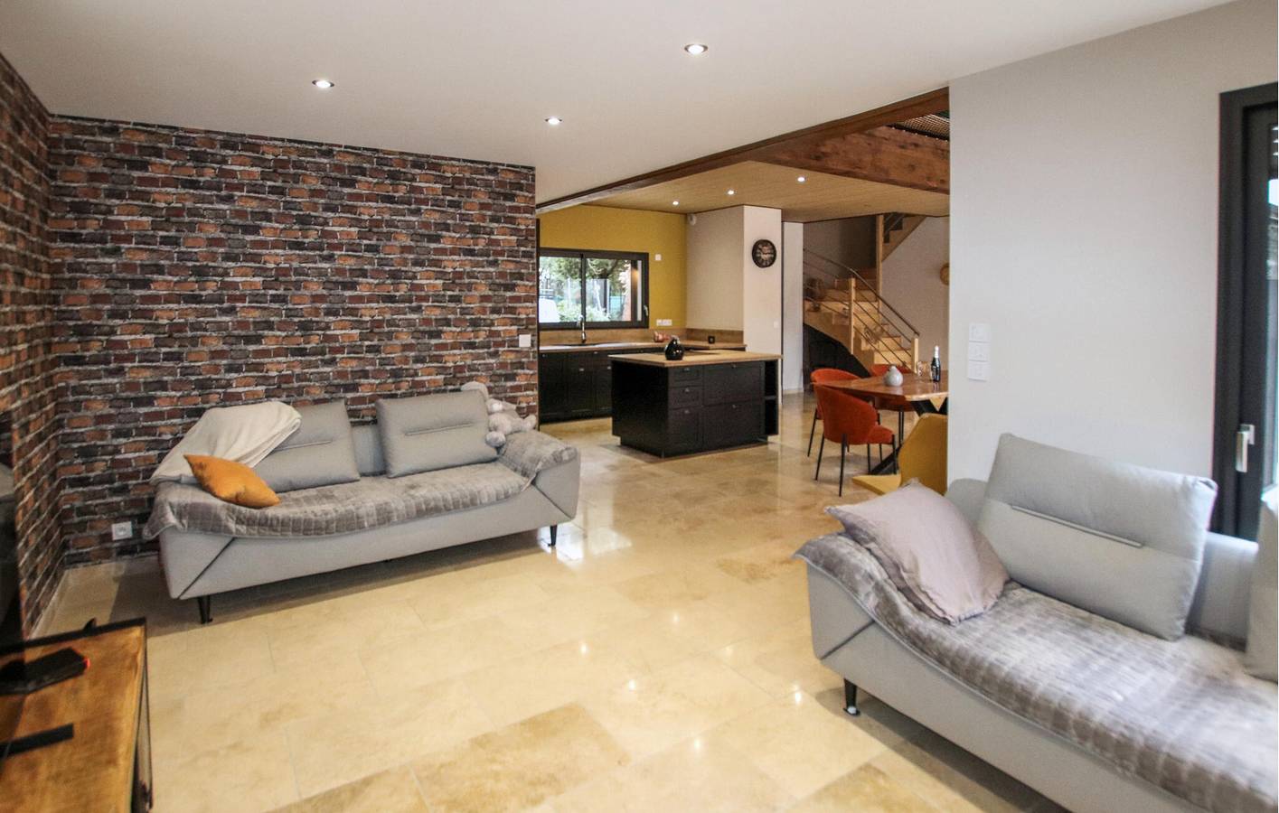 Appartement de vacances moderne avec piscine et Wi-Fi près de Suze-la-Rousse in Suze-la-Rousse, Région de nyons