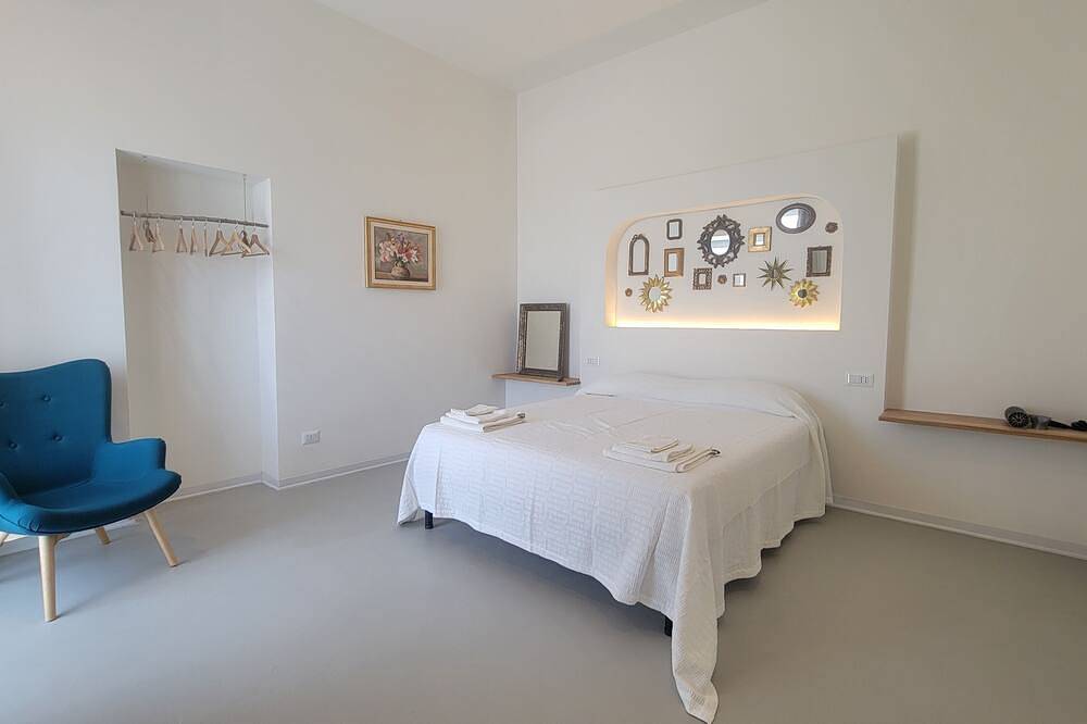 Ganze Wohnung, The Carob Tree - White in Procida, Neapel Provinz