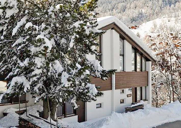 Ferienhaus für 6 Personen, mit Ausblick und Terrasse in Fiesch