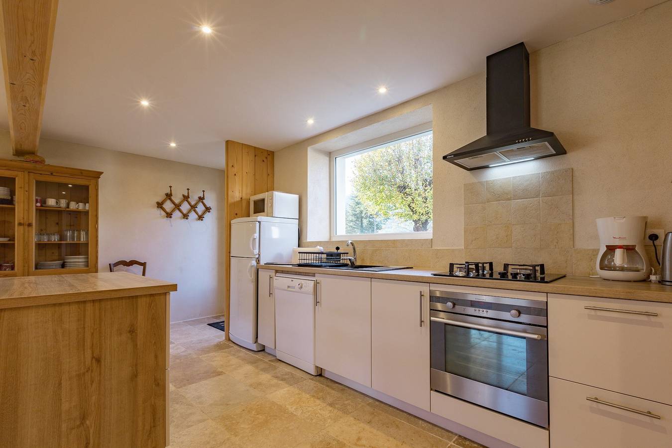 Eco-Logis du Clos des Tilleuls Gîte with Mountain View, Shared Terrace and Garden in Die, Parc naturel régional du Vercors