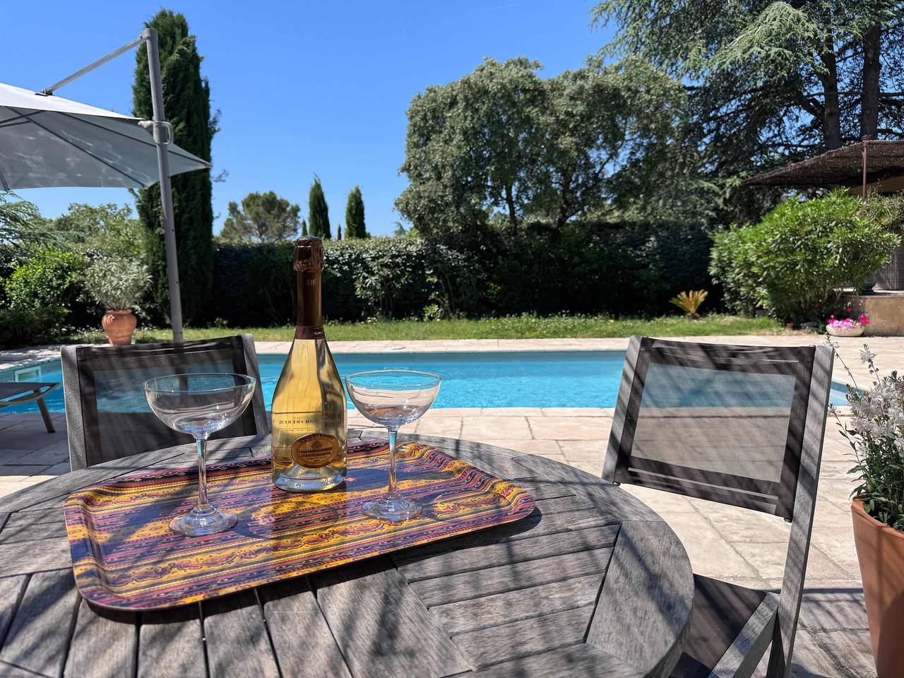 Villa La Chaleureuse in Cabrières-d'Avignon, Regionaler Naturpark Luberon