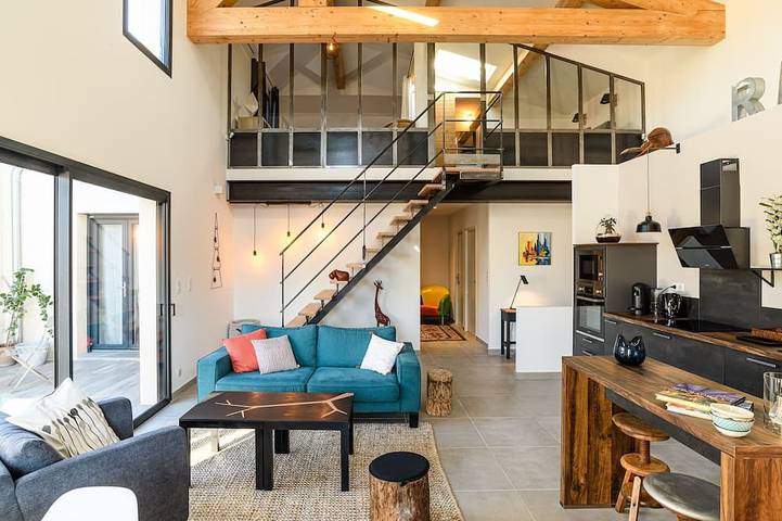 Location de vacances pour 6 personnes, avec terrasse et jardin à Vernègues