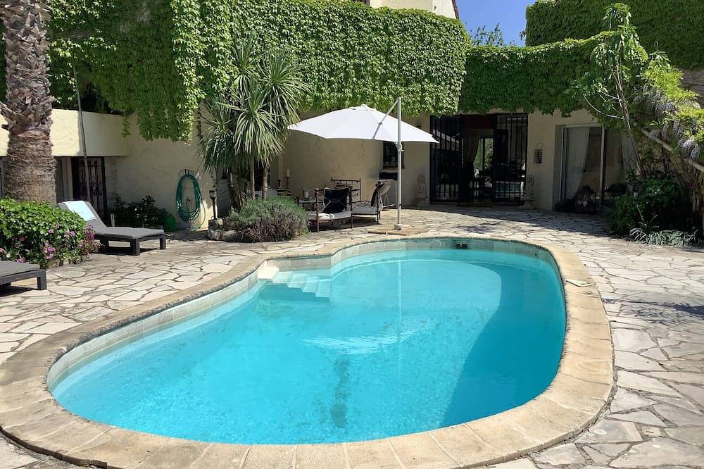 Sunny studio Cottage in private mature garden with pool, secure parking, in Vence, Mittelmeerküste (Frankreich)