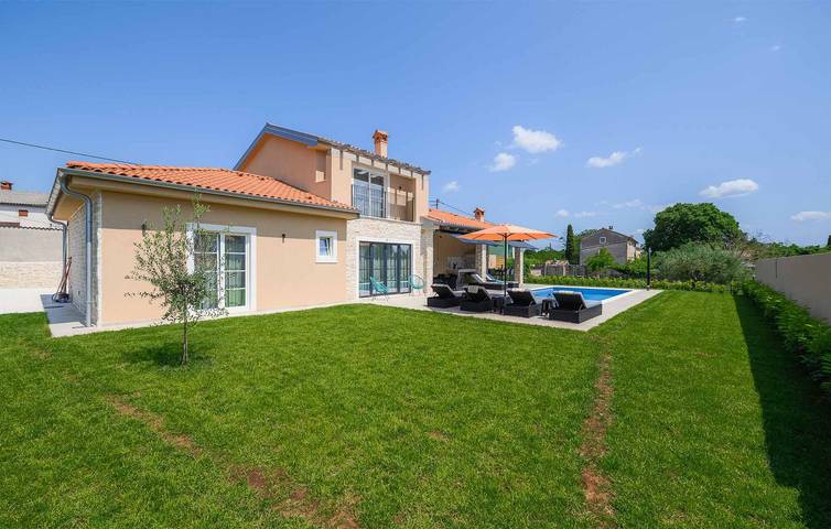 Ferienhaus für 6 Personen, mit Pool und Terrasse