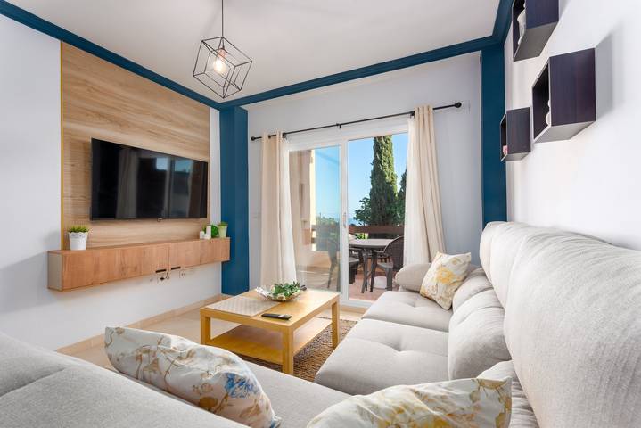 Ganze Wohnung, Ferienwohnung 'Yohannsanae Regione' mit Meerblick, Wlan und Klimaanlage in Casares del Sol, Casares