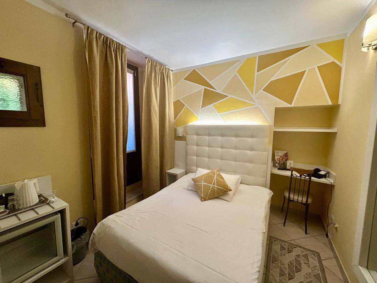 Albergo Pesce D'oro in Verbania, Comune di Verbania