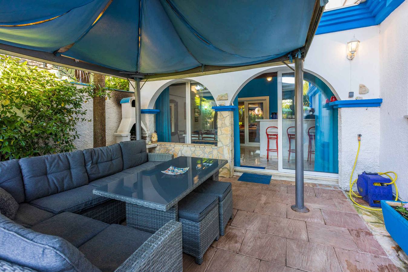 Ganze Ferienwohnung, Ferienwohnung mit gemütlicher Terrasse und Grill in Banjole, Südküste Istrien