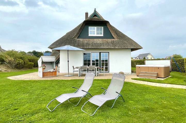 Ferienhaus für 7 Personen, mit Whirlpool und Garten sowie Terrasse und Sauna, mit Haustier