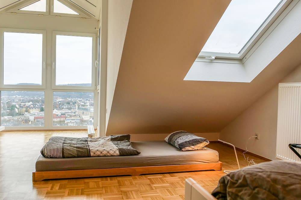 Ganze Wohnung, Studio-Appartment mit Panoramablick auf das Rheintal in Lahnstein, Osteifel