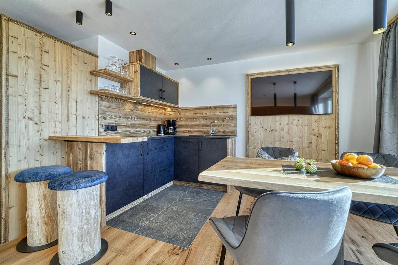 Ganze Wohnung, Apartment 'Hinterrainerhof - Lodge Montes' mit Bergblick, Gemeinschaftsgarten & Wlan in Hafling, Sarntaler Alpen