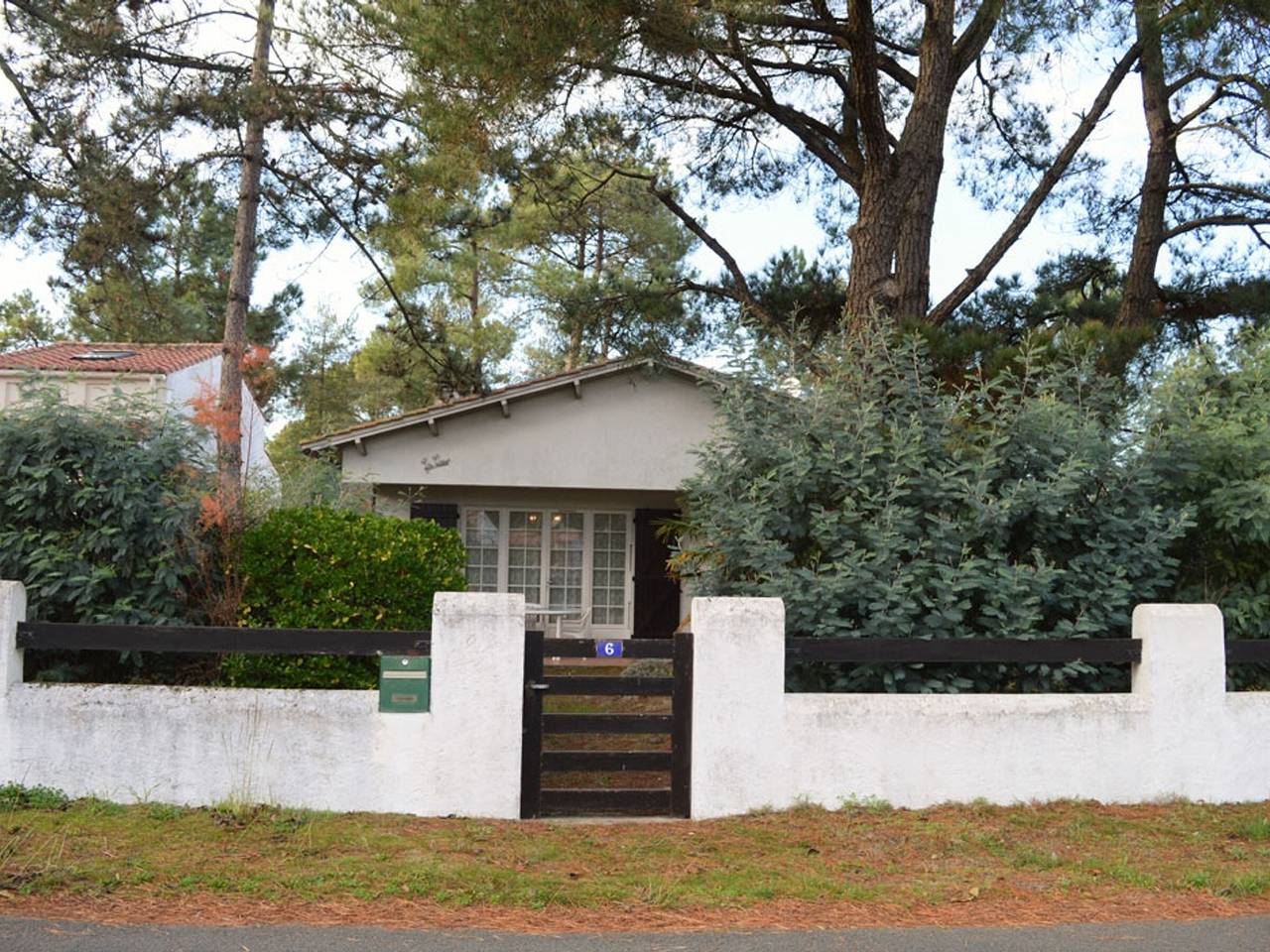 Maison familiale avec jardin clos, à 400m de la plage et proche commerces, La Tranche-sur-Mer in La Tranche-sur-Mer, Vendée
