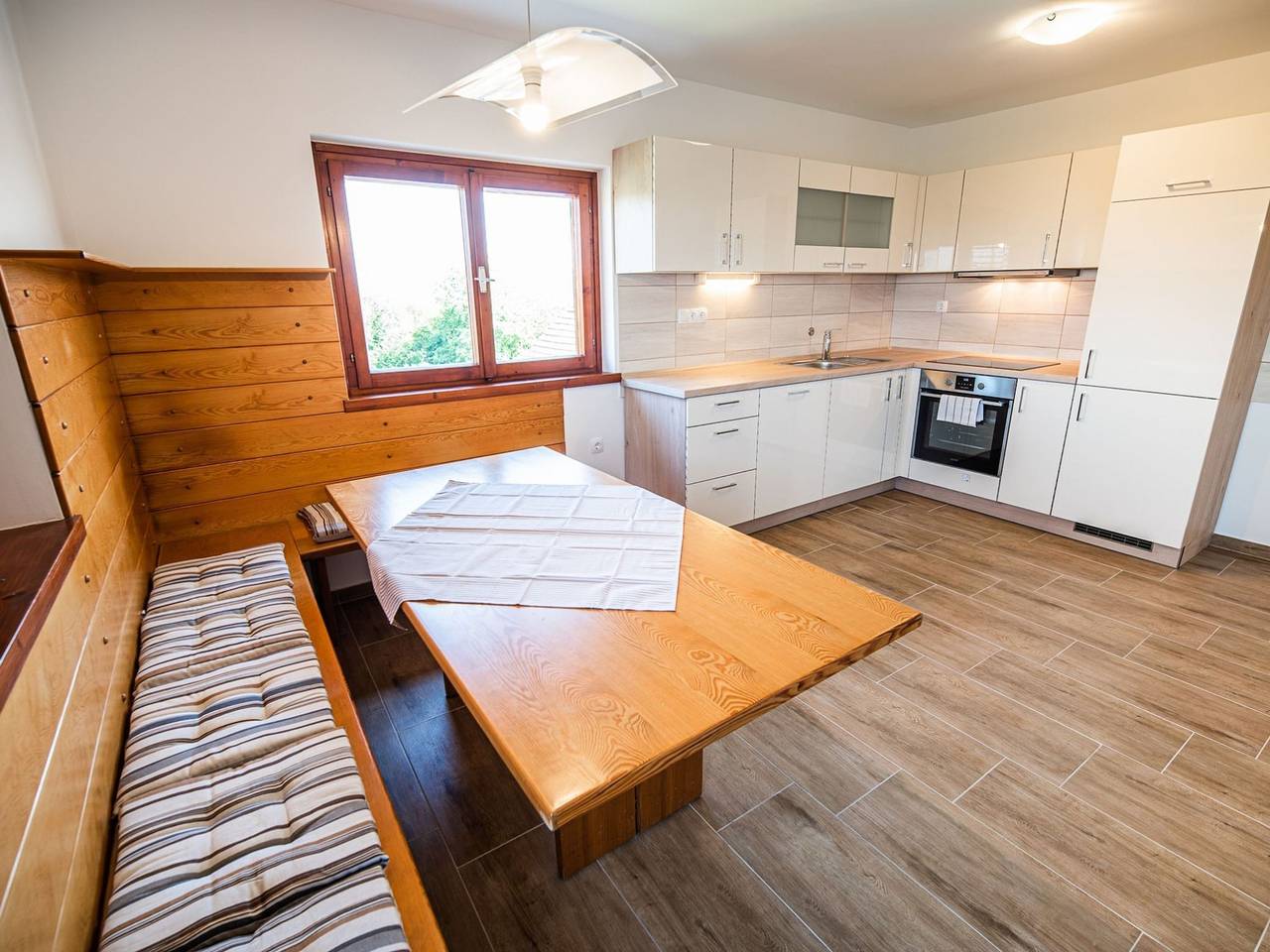 Serene Hollow Holiday Home with Mountain View - Two Bedroom Holiday Home with Mountain View in Rann (disambigua), Oltresava Inferiore