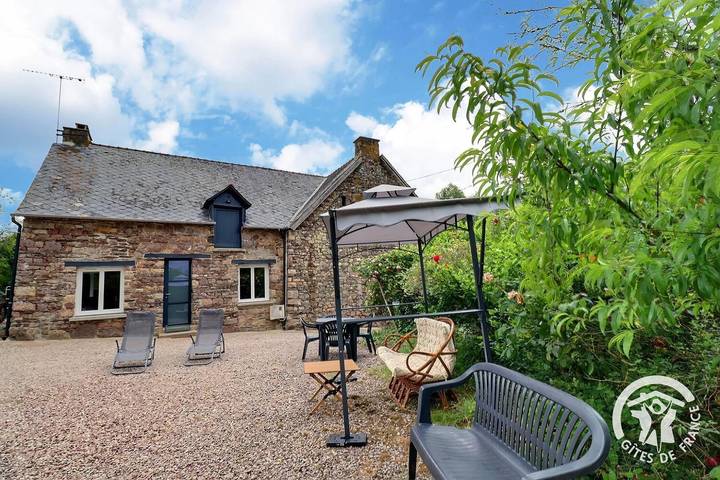 Gîte pour 4 personnes, avec Jardin et Vue à Montfort-sur-Meu