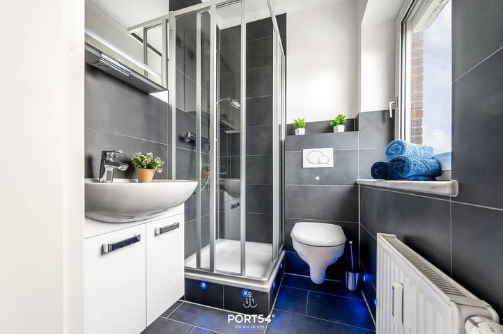 Ganze Wohnung, Deck 9 - bis 3 Personen, mit Balkon, zentrale Lage, ideal für Fahrradausflüge in Büsum, Kreis Dithmarschen