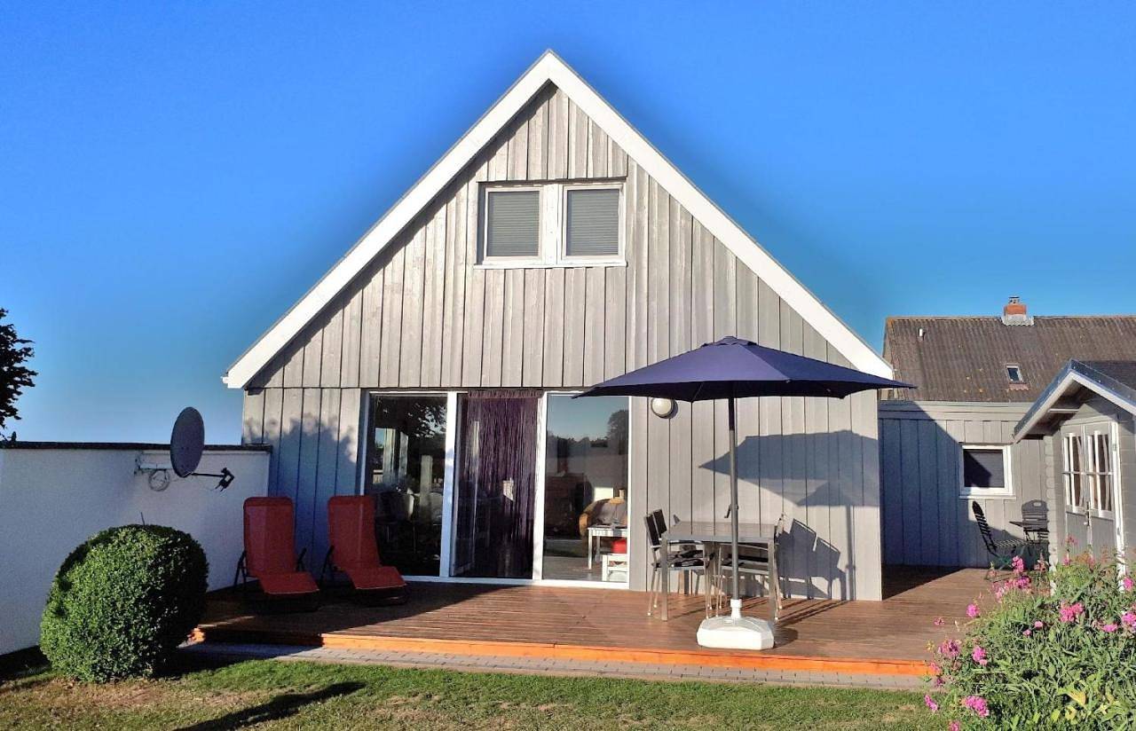 Ferienhaus mit Grill und Garten in Neukirchen in Kraksdorf, Neukirchen