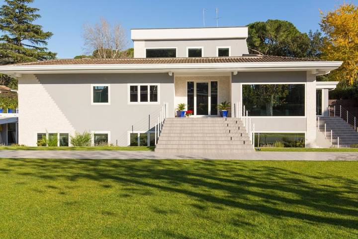 Appartamento per 3 persone, con Terrazza e Giardino nonché Panorama a Eur (Roma)
