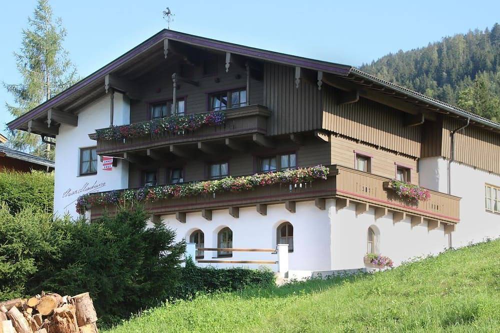 Appartement/Og, Toilette und Bad/Dusche getrennt - Chesa Montana in Maria Alm am Steinernen Meer, Maria Alm